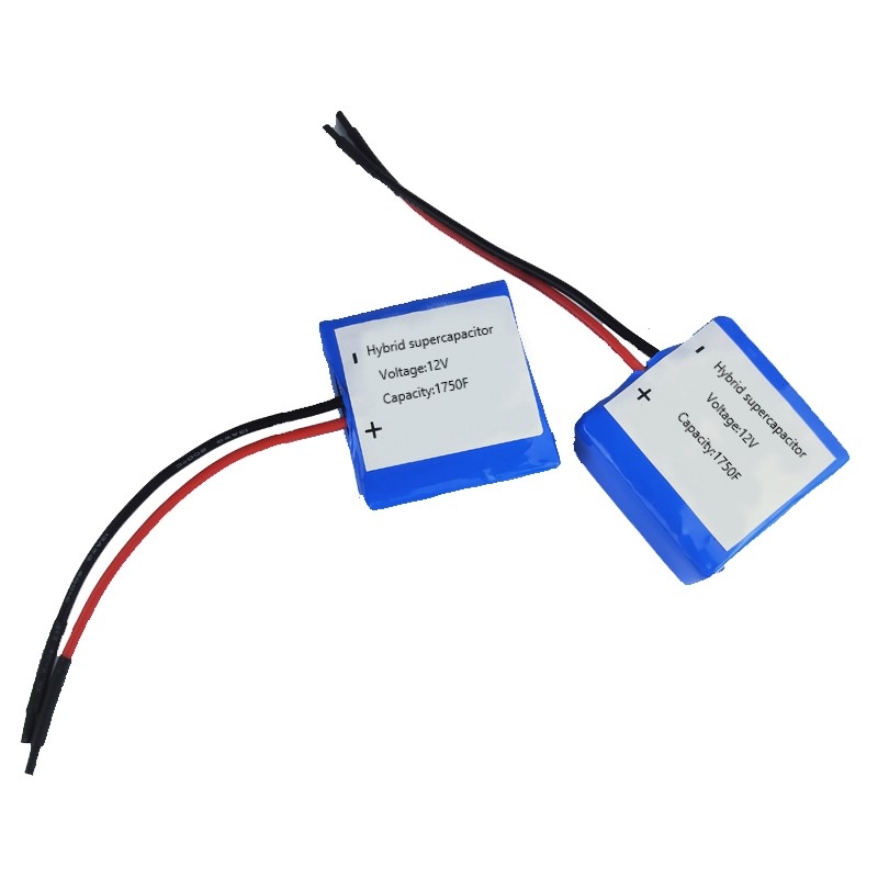 Double layer capacitor module